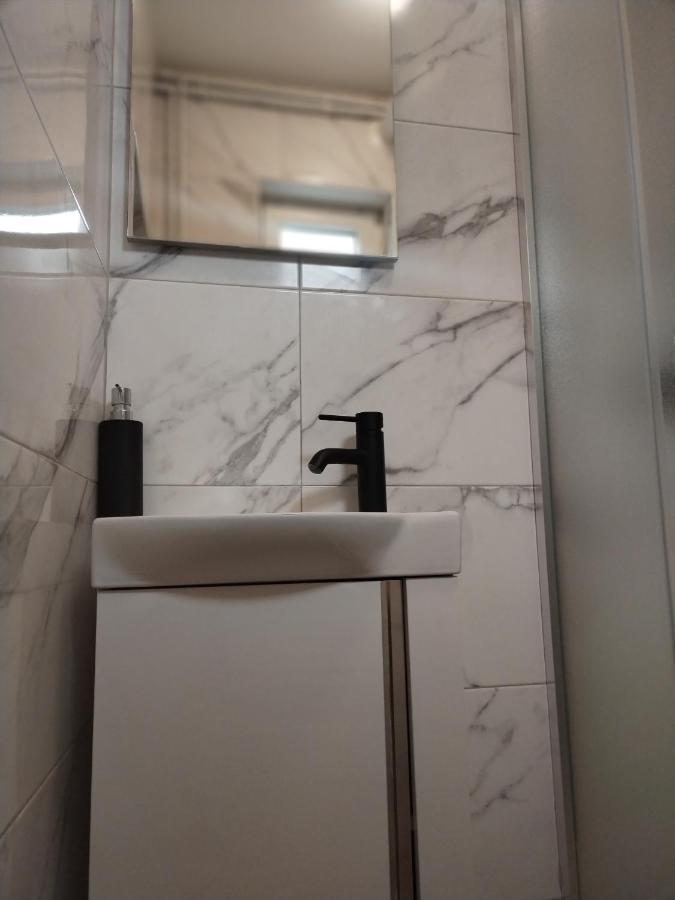 Studio Apartman Oboj Maksimir Self Check In زغرب المظهر الخارجي الصورة